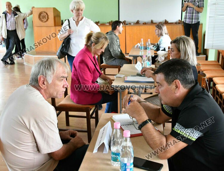 10 фирми предложиха работа на безработни хора в Хасково