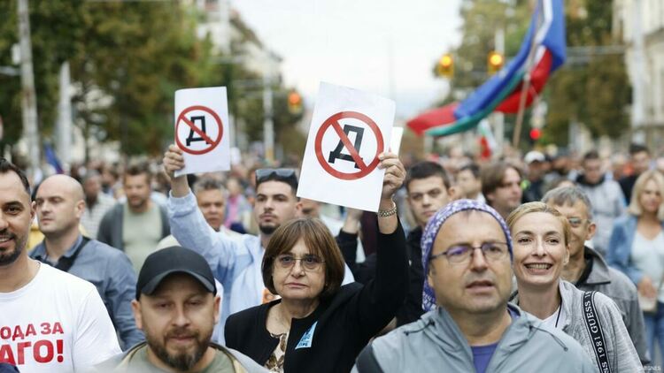 В България се провеждат протести цяло лято, но те не са масови.
