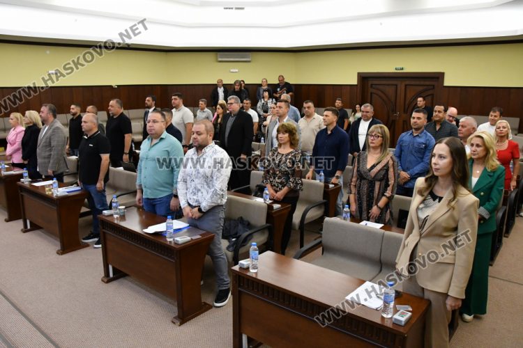 Разпадна се групата на „Синя България“ за Хасково в ОбС след напускането на Милена Налбантова