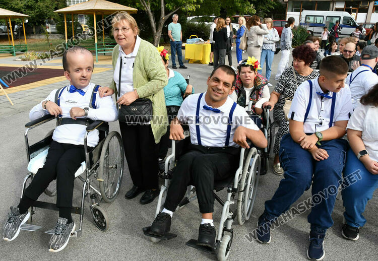 Честваха 25 г. от създаването на Дневен център „Марина“ в Хасково