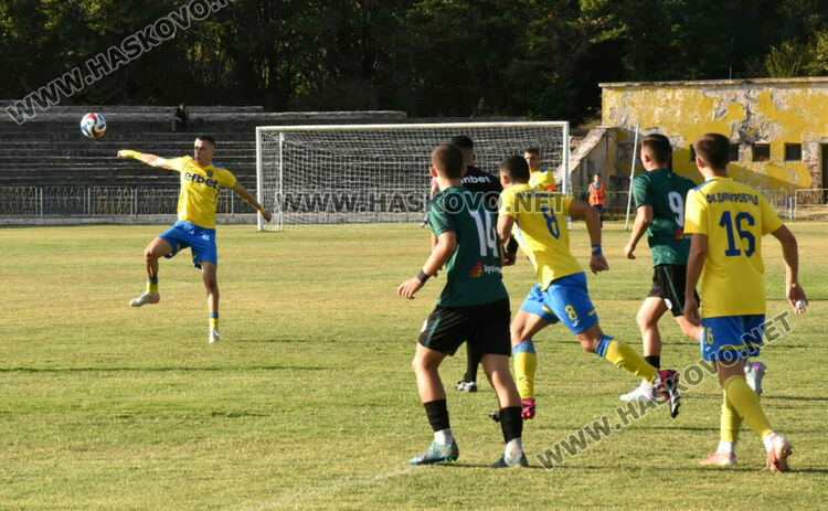 „Димитровград“ с домакинска загуба. ОФК „Хасково“ с класика в Асеновград