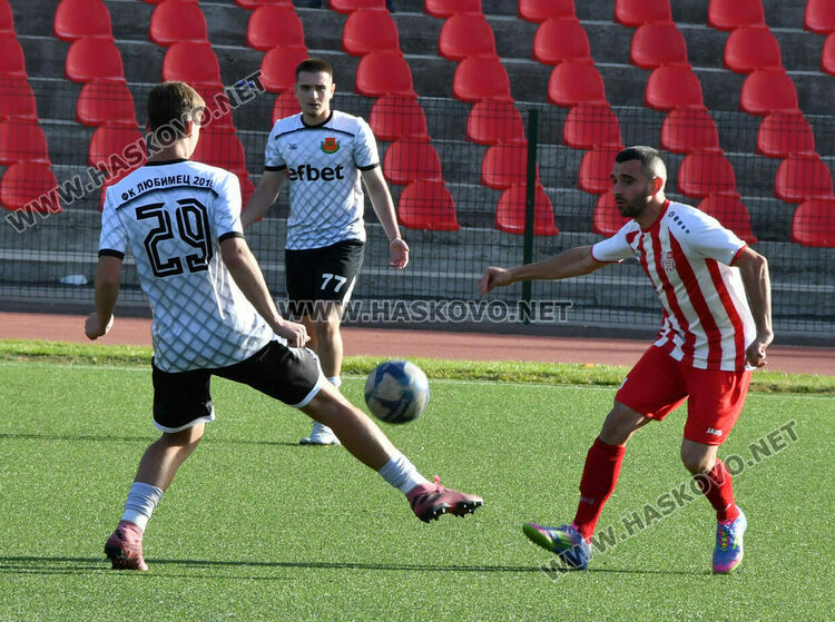 ФК „Хасково“ излезе на първо място след разгром в дербито с „Любимец 2018“