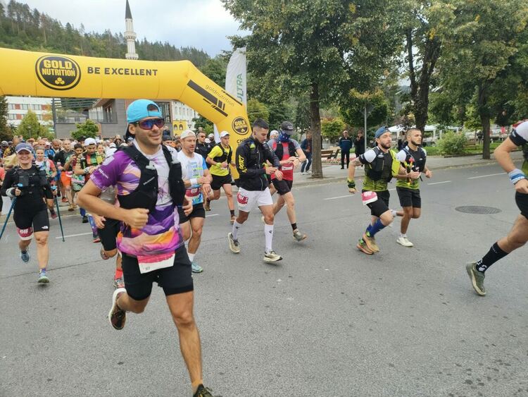 Община Мадан