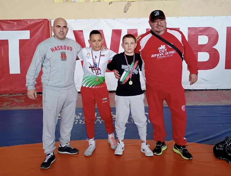Хасковски борци с 2 титли във Враца