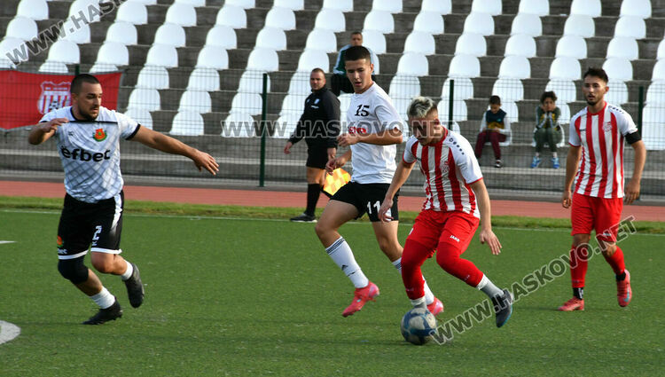 ФК „Хасково“ излезе на първо място след разгром в дербито с „Любимец 2018“