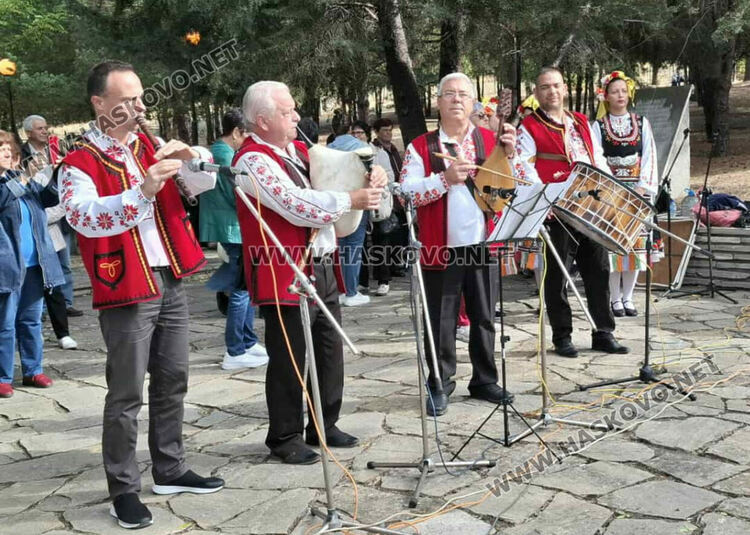 Вицепрезидентът Йотова: Няма справедливост към наследници на тракийци