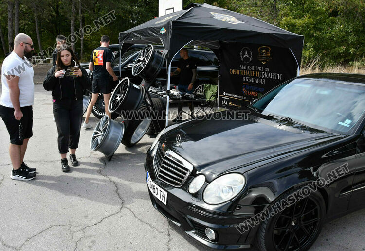 Фенове на „Мерцедес“ в надпревара за купи в Хасково