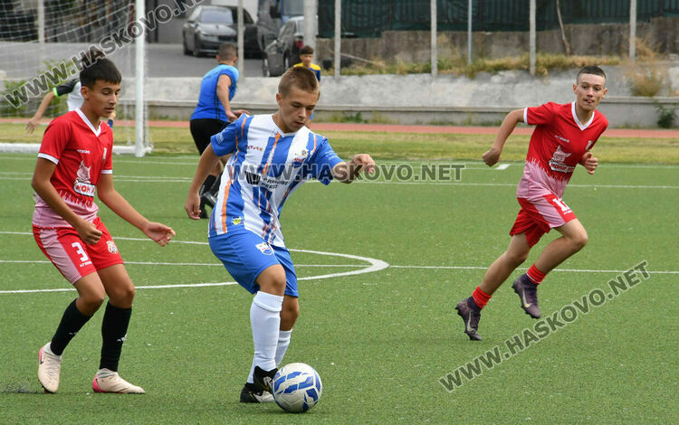 Легендата Стойчо Младенов на футболен рожден ден в Хасково