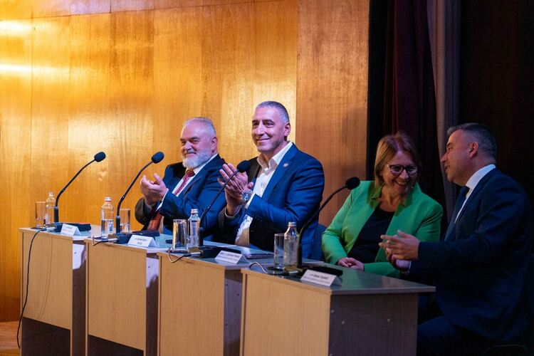 С повече новоприети студенти, публична лекция и състезание ВСУ „Черноризец Храбър“ откри новата академична година