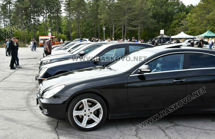 Фенове на „Мерцедес“ в надпревара за купи в Хасково