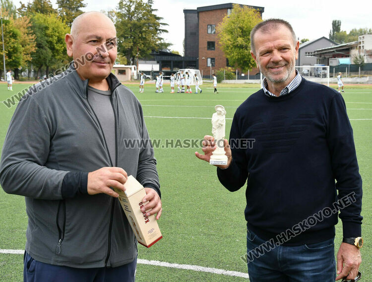 Легендата Стойчо Младенов на футболен рожден ден в Хасково