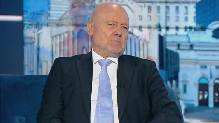 Тагарев вижда поврат във войната с поразяване на цели дълбоко в Русия