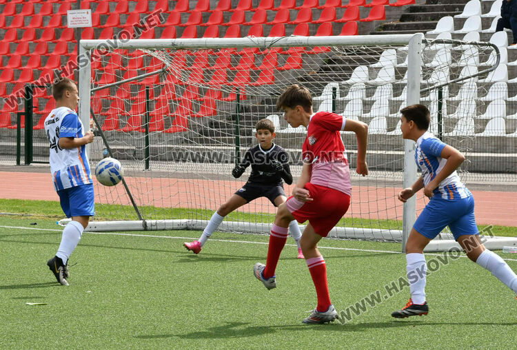 Легендата Стойчо Младенов на футболен рожден ден в Хасково