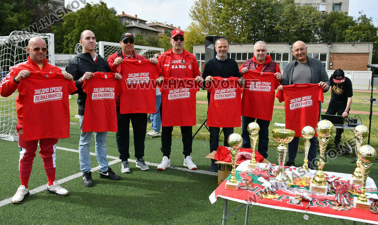 Легендата Стойчо Младенов на футболен рожден ден в Хасково