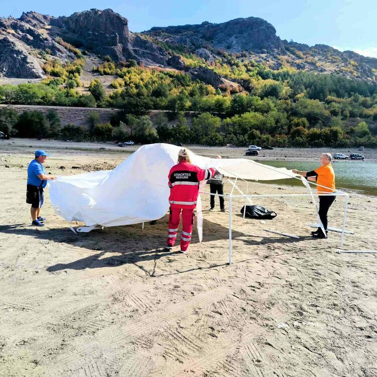  Организираха семеен доброволчески уикенд край „Студен кладенец“