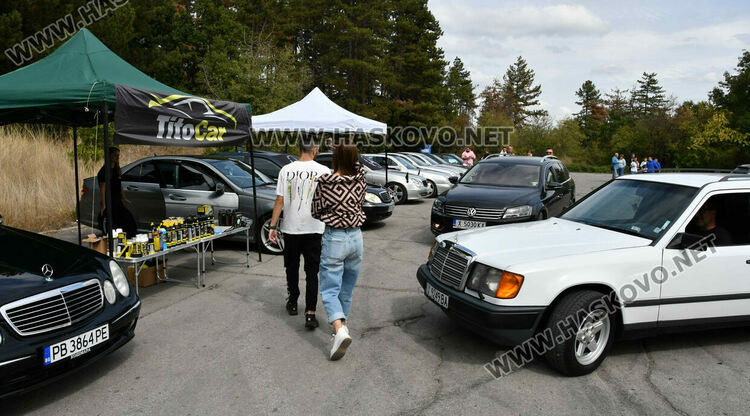 Фенове на „Мерцедес“ в надпревара за купи в Хасково