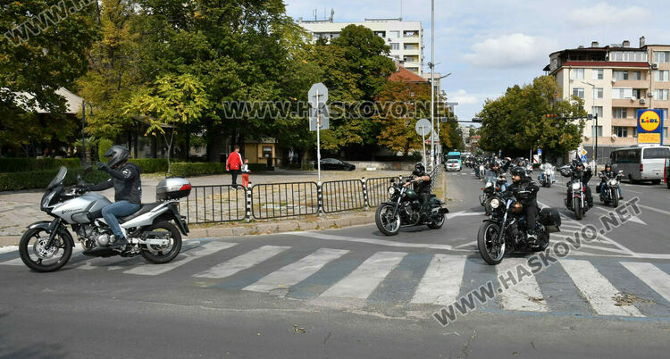 Хасковски рокери в шествие за загиналите мотористи