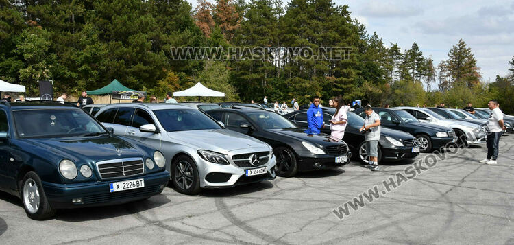 Фенове на „Мерцедес“ в надпревара за купи в Хасково