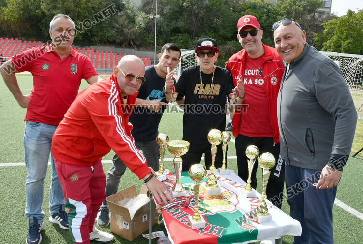 Легендата Стойчо Младенов на футболен рожден ден в Хасково