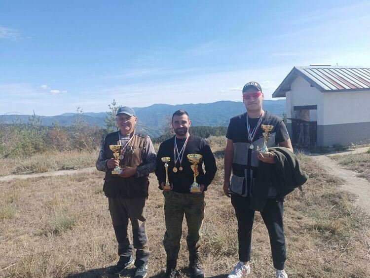 Девин събра ловци от региона за традиционното състезание по ловна стрелба „Скейт“