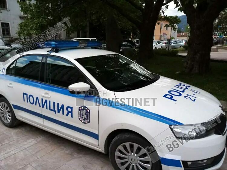 Задържаха шофьор  с нерегистриран автомобил