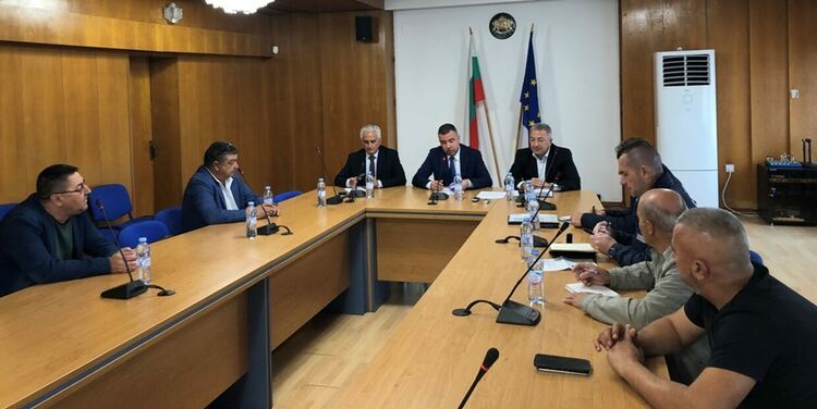 От Пътно управление -Смолян  декларирали готовност за реакция при снеговалеж през следващите  дни 