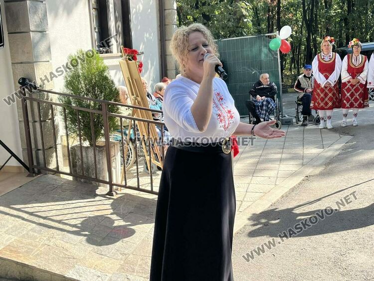 Международният ден на възрастните хора бе отбелязан тържествено в Старческия дом в „Кенана“