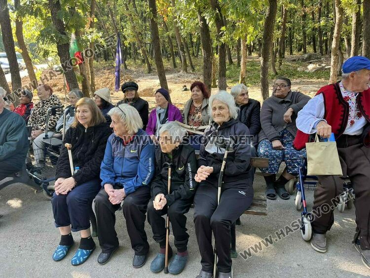 Международният ден на възрастните хора бе отбелязан тържествено в Старческия дом в „Кенана“