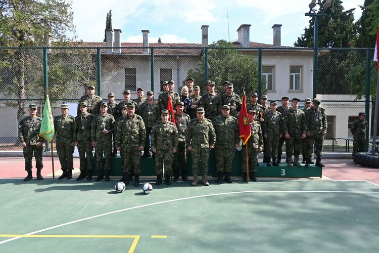 Хасковските военнослужещи са трети на вътрешно бригадно първенство по волейбол 
