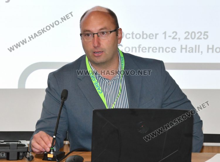 Валентин Спенджаров