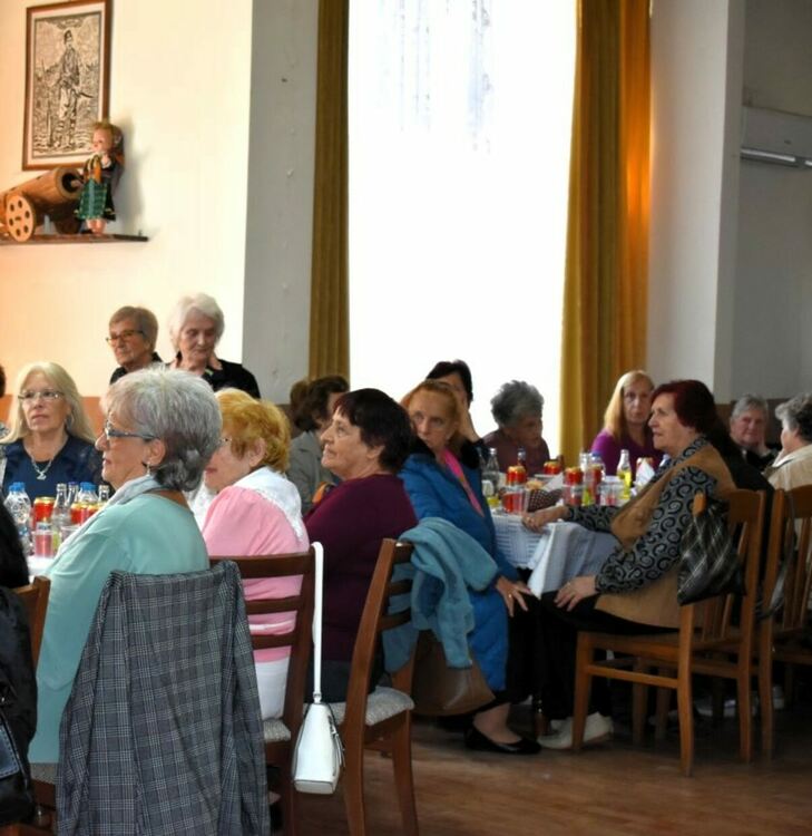 Кметът на Асеновград поздрави творците и възрастните хора