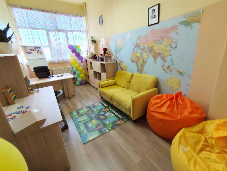 Обновиха логопедичния кабинет на ОУ „Хр. Смирненски“ в Хасково