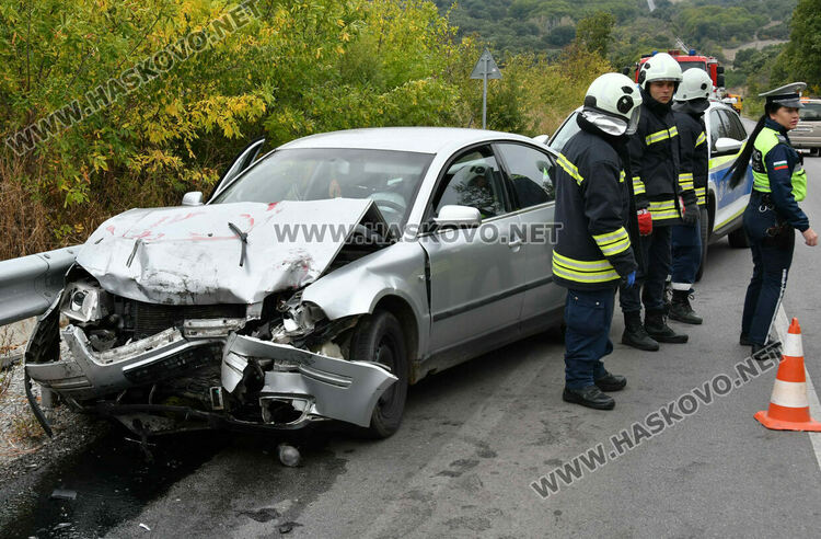 Двама пострадаха при челна катастрофа между Хасково и Узунджово