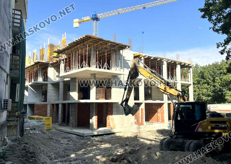 Търсят обзавеждане за новия Дом за възрастни хора в Хасково за почти половин милион лева