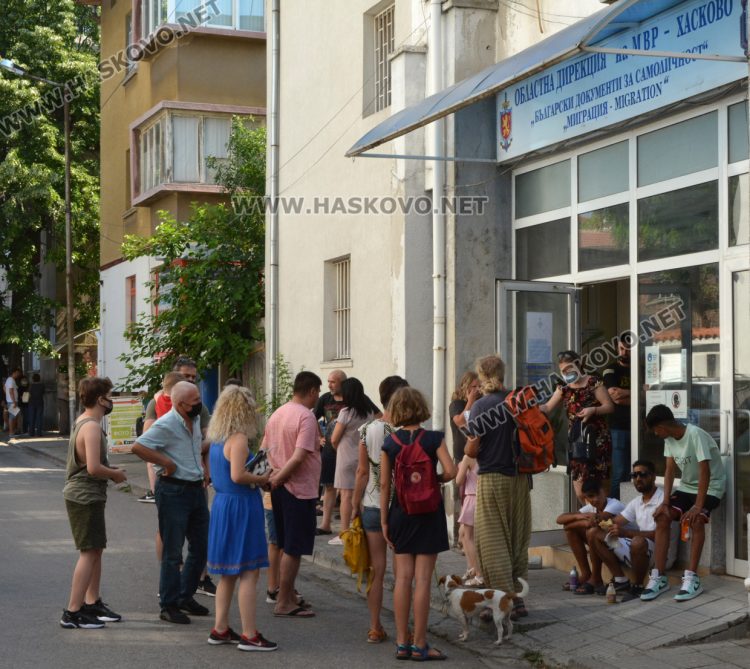 Изтича валидността на над 6000 лични карти и шофьорски книжки в Хасковско, поскъпват от 2026 г. 