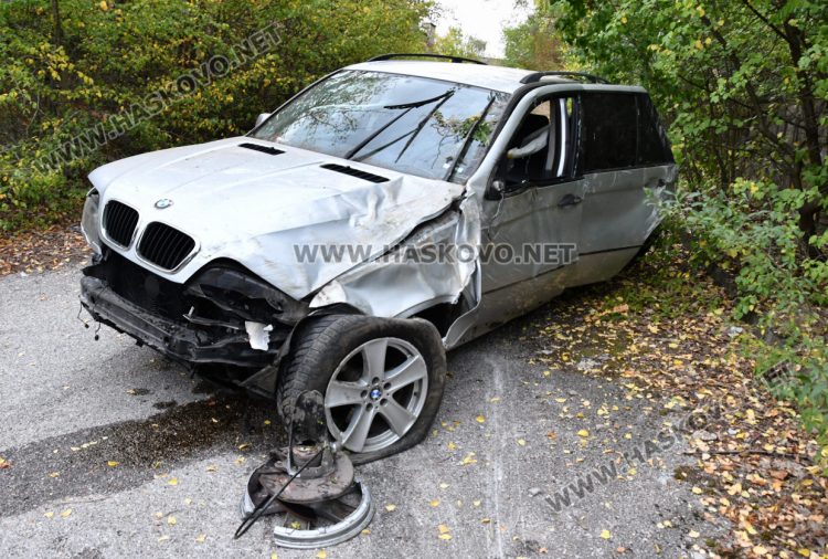 Млад водач с БМВ катастрофира в „Кенана“