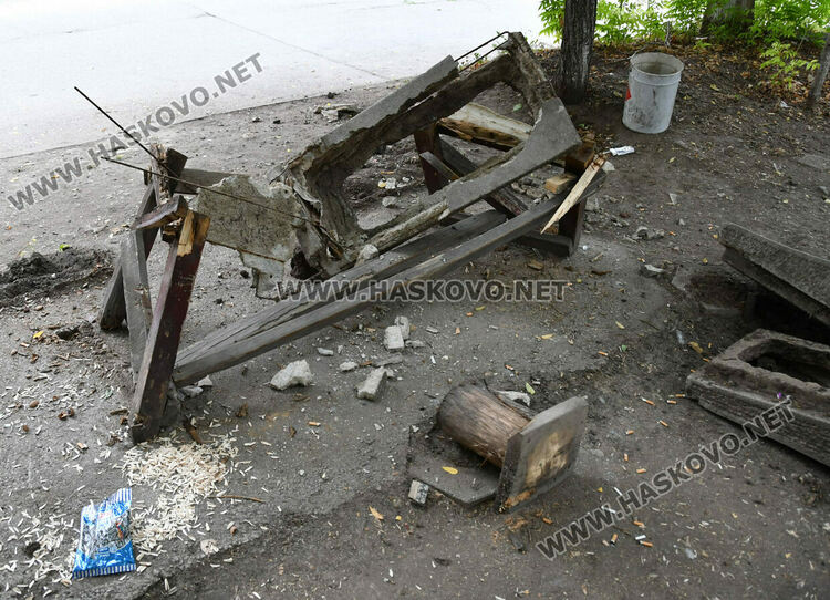 Хасковлии: За трета вечер потрошиха беседка в парк