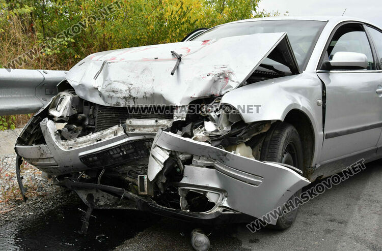 Двама пострадаха при челна катастрофа между Хасково и Узунджово