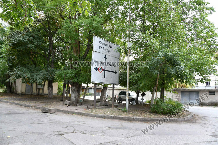 Хасковлии: За трета вечер потрошиха беседка в парк