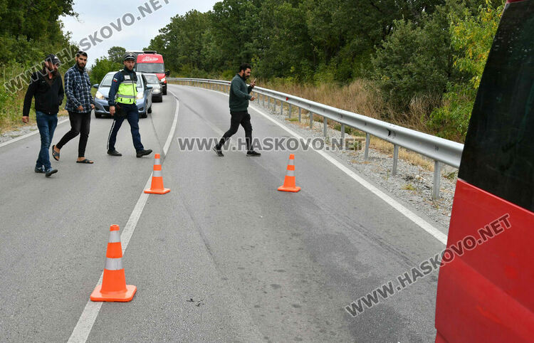 Двама пострадаха при челна катастрофа между Хасково и Узунджово