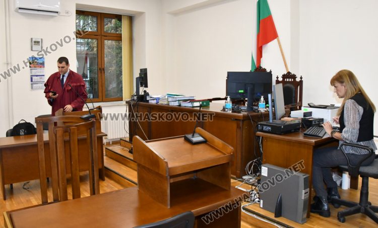 Второ отлагане на делото срещу Искендер за отстраняването му като кмет на Минерални бани, повдигат още обвинения