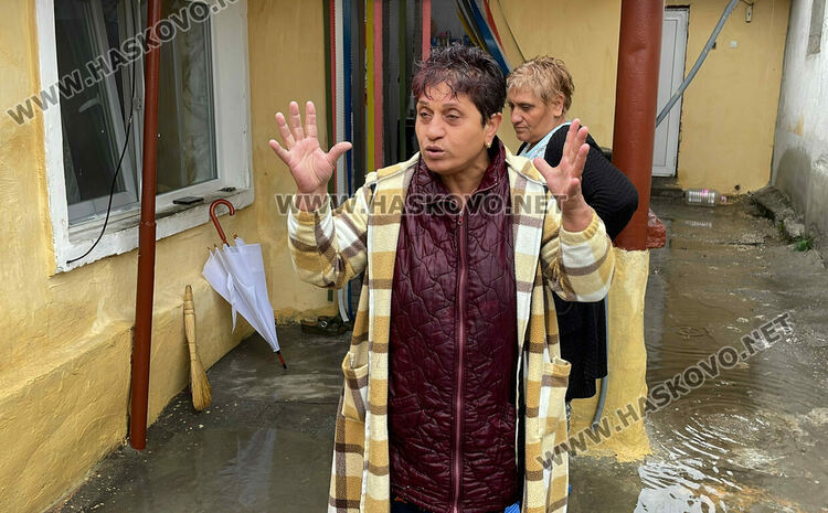 Къщи и евангелска църква в Хасково се наводниха от проливния дъжд и запушен канал