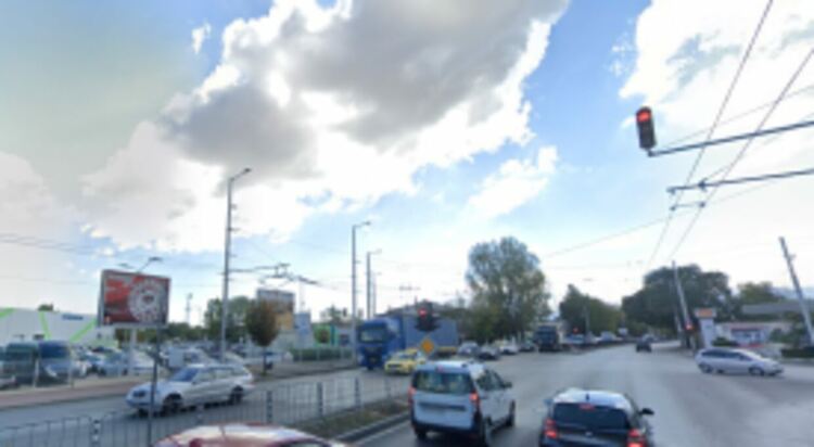 Пълна с вода тръба на Южния обходен колектор в Пловдив наводни ключово кръстовище 