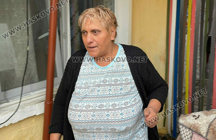 Къщи и евангелска църква в Хасково се наводниха от проливния дъжд и запушен канал