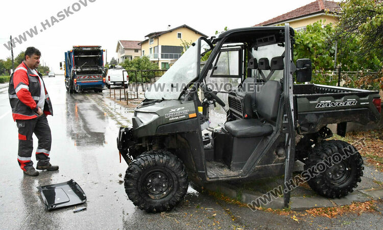 Трима са ранени при катастрофа между Бъги на Енергото и камион за боклук в Хасково