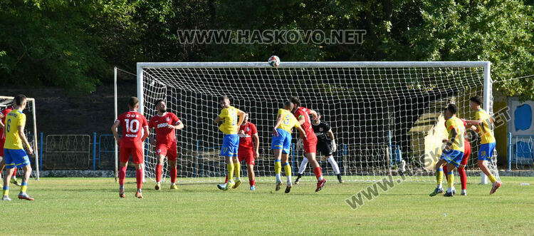 Нулево реми в регионалното футболно дерби между „Хасково“ и „Димитровград“ 