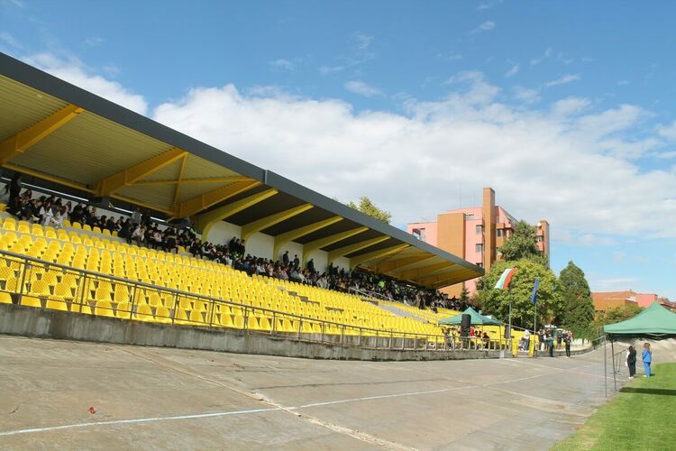 Обновеният стадион „Колодрума“ има фотоволтаици върху козирките