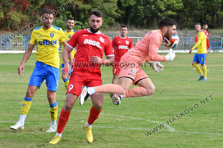 Нулево реми в регионалното футболно дерби между „Хасково“ и „Димитровград“ 