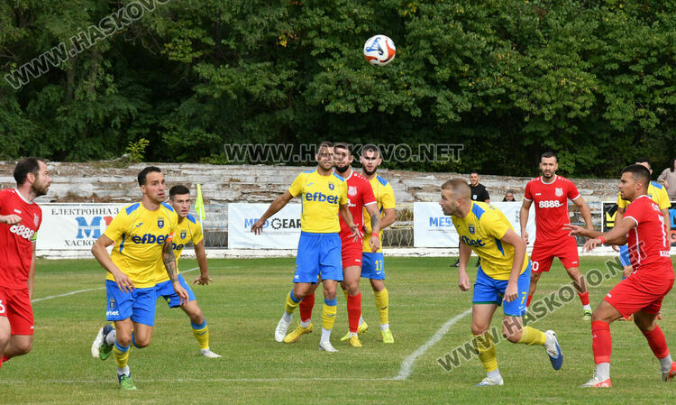 Нулево реми в регионалното футболно дерби между „Хасково“ и „Димитровград“ 