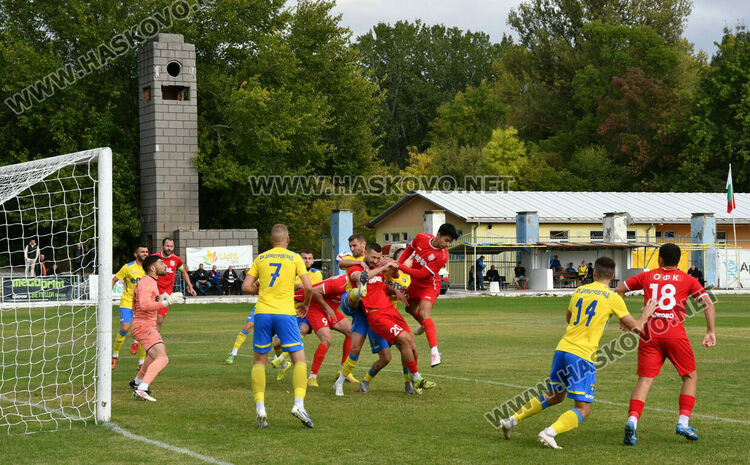 Нулево реми в регионалното футболно дерби между „Хасково“ и „Димитровград“ 